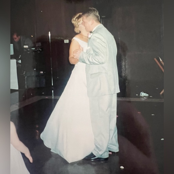 🤍💍👰🏼‍♀️Monique Bridal Wedding Dress AND Veil - Dry Cleaned and preserved - Picture 11 of 15